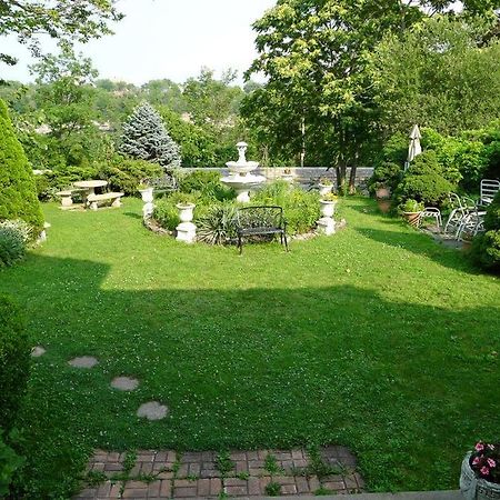 Villa Alexandrea Niagara Falls Exterior photo