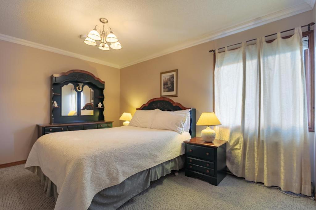 Villa Alexandrea Niagara Falls Exterior photo