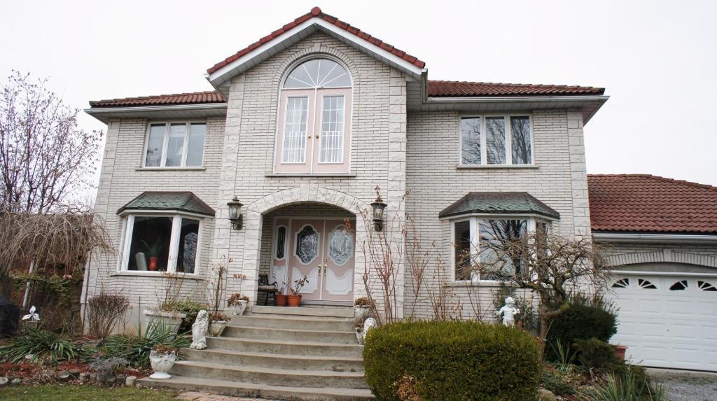 Villa Alexandrea Niagara Falls Exterior photo